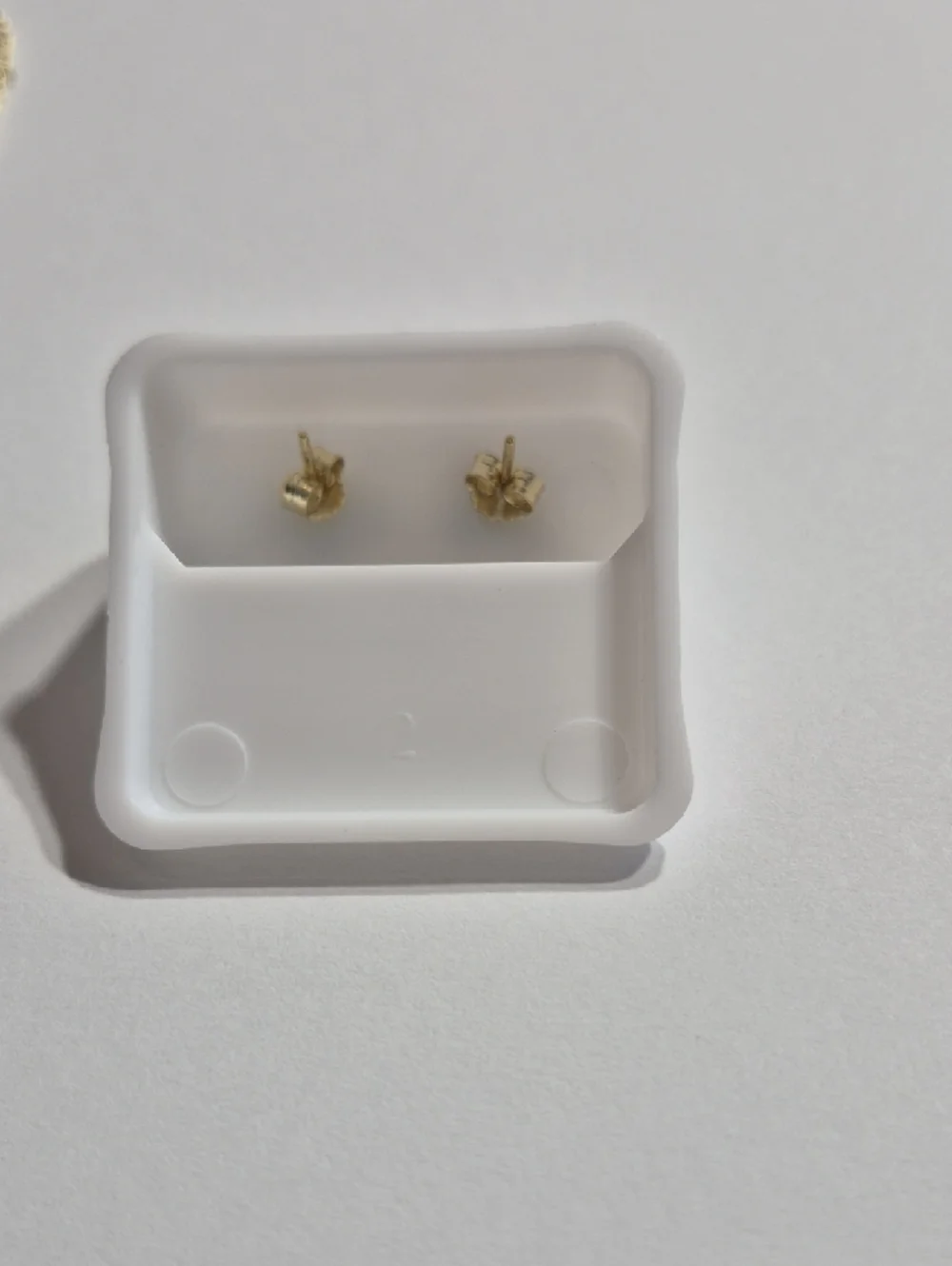 Gold Black Clover Pendant Necklace and Stud Earrings Set - Picture 4 of 4